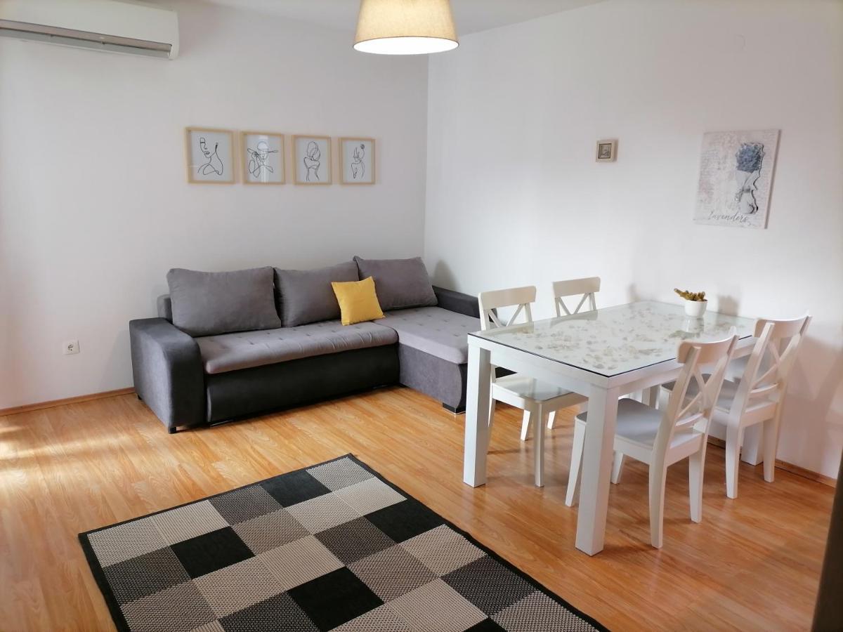 Apartments Dora Bibinje, 30 M From The Sea Екстериор снимка